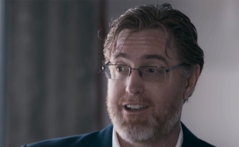 bryan-ardis-dans-son-documentaire.jpg