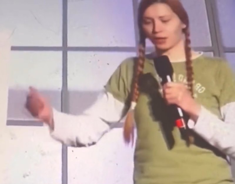 mila-antonova-dans-une-video.jpg