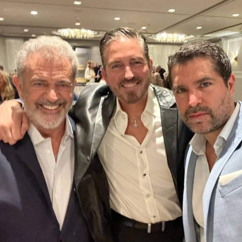 mel-gibson-jim-caviezel-et-eduardo-verastegui.jpg