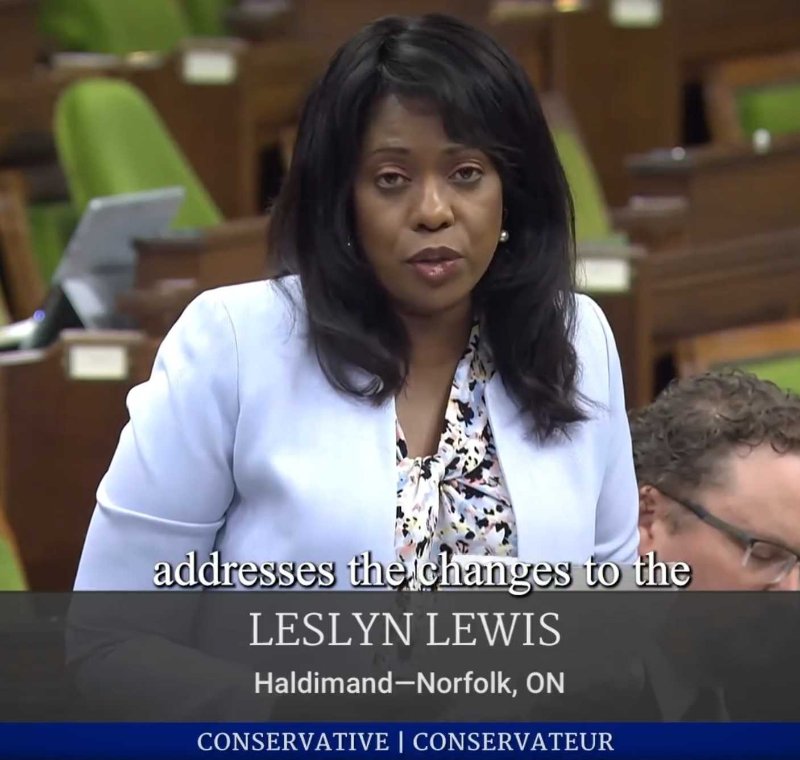 leslyn-lewis-au-parlement-le-28-septembre-2023.jpg