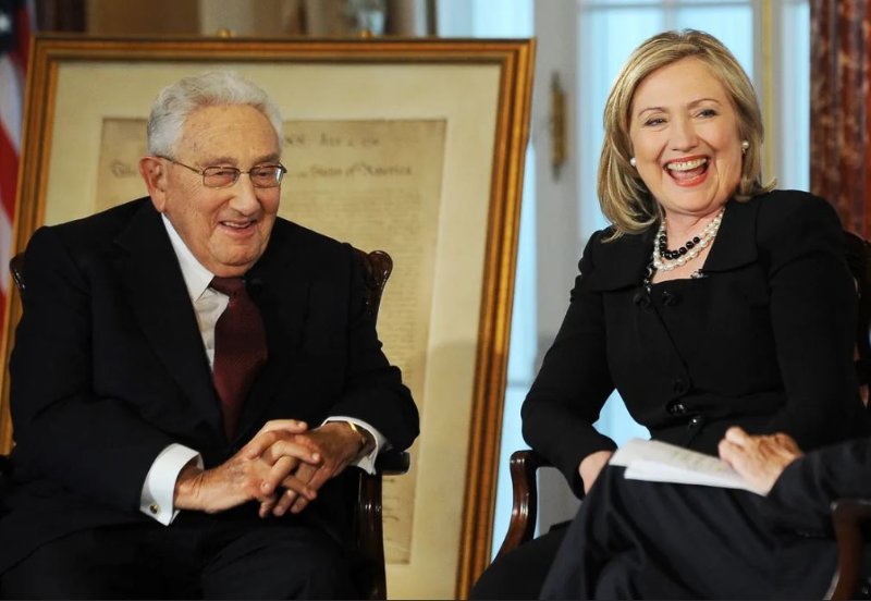 henry-kissinger-et-hillary-clinton.JPG