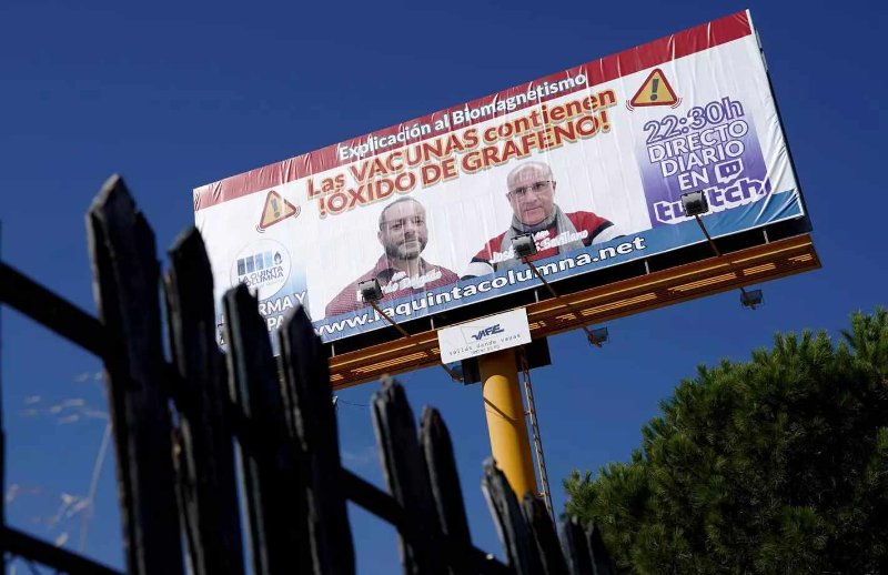 Source qui contrarie le narratif de Ricardo Delgado, via un grand média compromis espagnol:<br /><br />https://www.epe.es/es/actualidad/20211012/guerra-civil-antivacunas-bulo-grafeno-12155858<br /><br />Il s'y trouve quand même de nombreuses informations situationnelles.<br /><br />Que ce soit clair, c'est du "mercenariat journalistique" contre Ricardo Delgado. Une tentative d'assassinat de sa personnalité publique.<br /><br />Il faut s'attendre à ça de la part de la "classe journalistique" au service des ennemis des peuples et là, on a un exemple de plus de leur rivière de déceptions contre quiconque dénonce les mensonges covidistes.