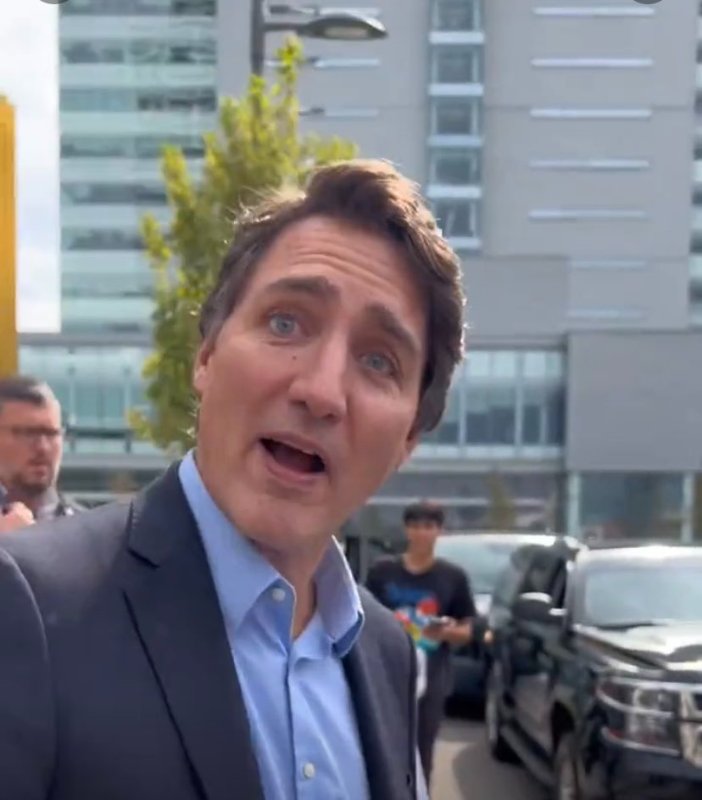 justin-trudeau-avec-un-visage-surrealiste-mais-reel.jpg