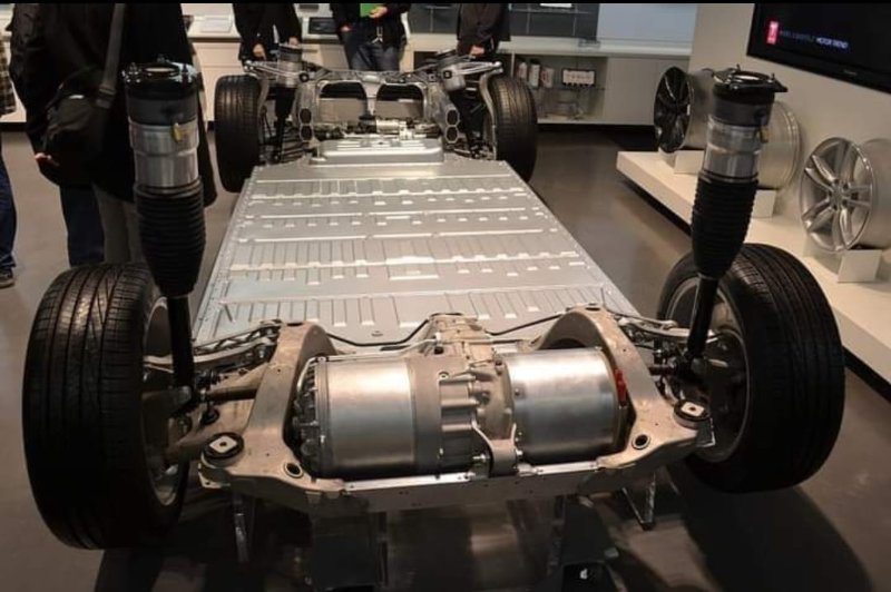 la-batterie-d-une-tesla.jpg