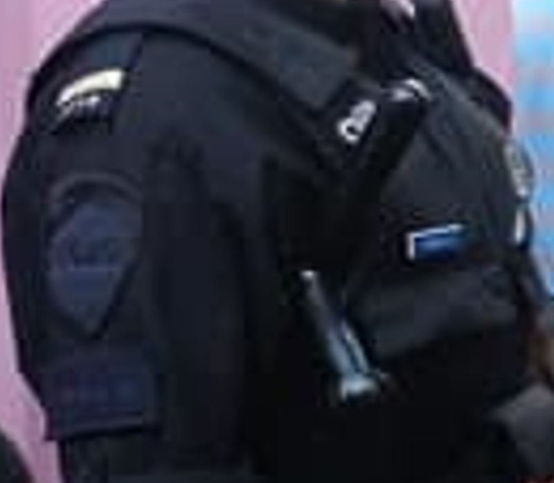 ecusson-noir-de-la-police-de-montreal.JPG