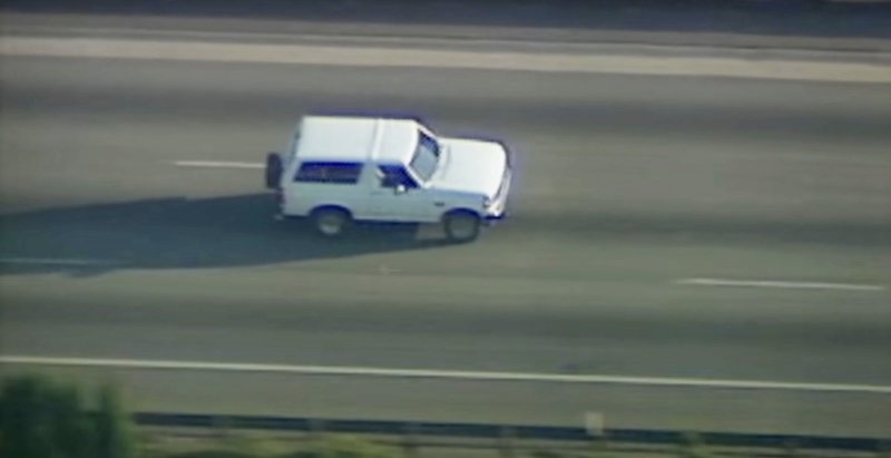le-bronco-blanc-sur-l-autoroute.jpg