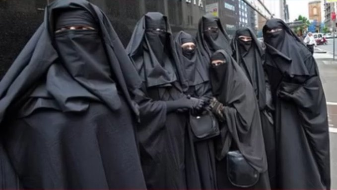les-burqas-devraient-etre-interdites-en-occident.png
