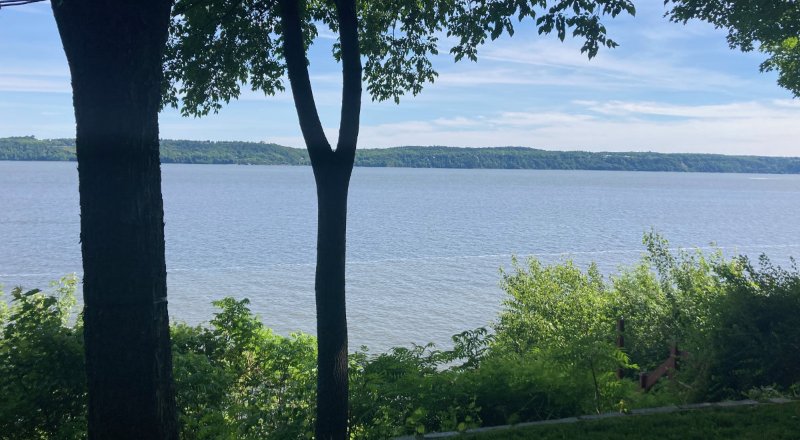 vue-sur-le-fleuve-st-laurent-depuis-st-augustin-en-regardant-la-rive-sud.jpg