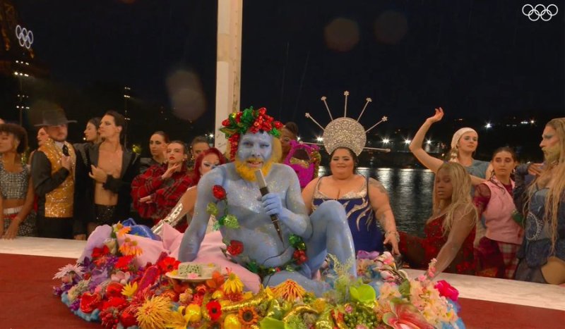 des-drag-queens-qui-ont-parodie-l-oeuvre-de-leonard-de-vinci-pour-le-dernier-repas-de-jesus-christ.jpg