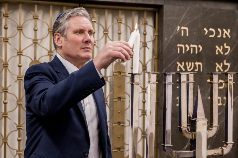 keir-starmer-est-le-serpent-juif-mondialiste-en-grande-bretagne.jpg