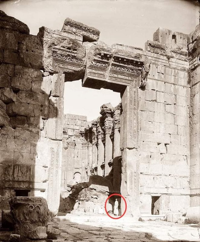 la-taille-des-portes-de-l-ancien-monde.jpg