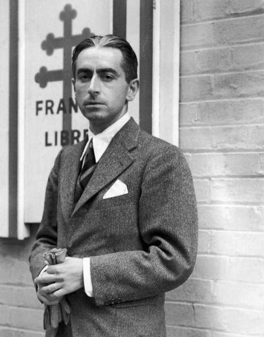 pierre-brossolette-a-londres-vers-1942-1944-avec-la-resistance-francaise.jpg