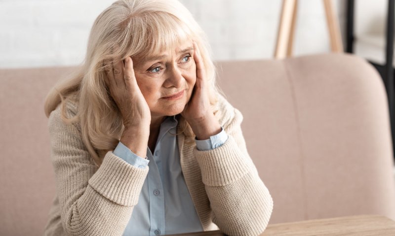 personne-agee-pensive.jpg