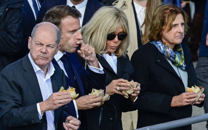 olaf-scholz-et-emmanuel-macron-avec-leurs-femmes.jpg