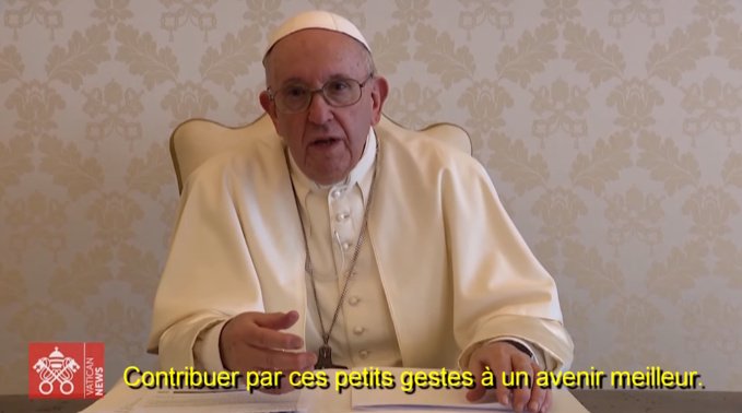 le-pape-bergoglio-qui-fait-la-promotion-de-la-vaccination-des-croyants.jpg