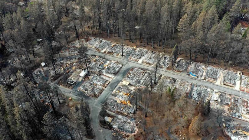 Source: https://ktla.com/news/nationworld/population-of-paradise-down-90-percent-after-wildfire/<br /><br />Crédit-photo: Justin Sullivan/Getty Images