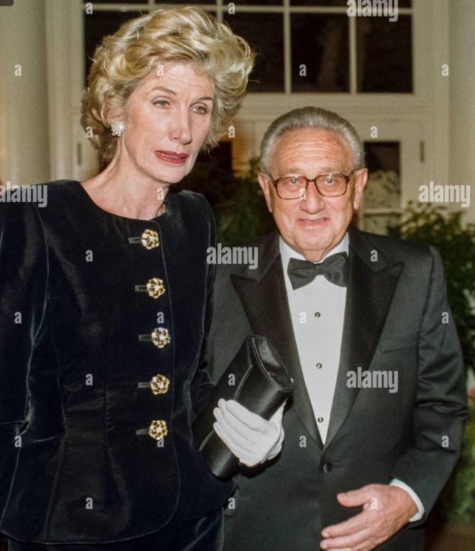 la-femme-d-henri-kissinger.jpg