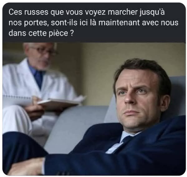 emmanuel-macron-qui-voit-des-russes-aux-portes-de-la-france.jpg