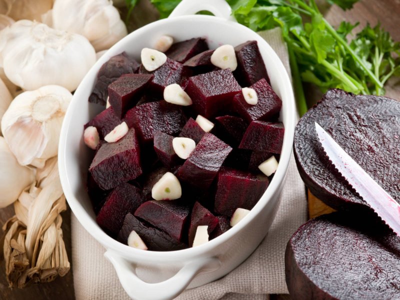 plat-salade-de-betteraves-et-d-ail.jpg