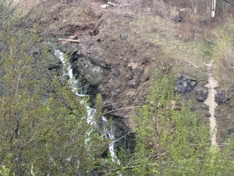 la-petite-chute-vue-de-plus-pres.jpg