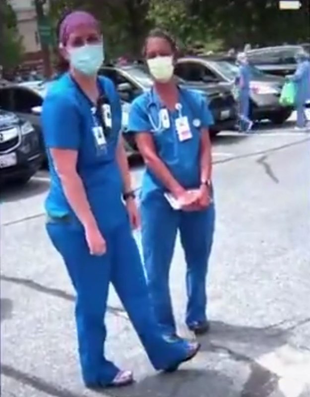 infirmieres-dehors-parce-que-leur-hopital-est-vide.JPG