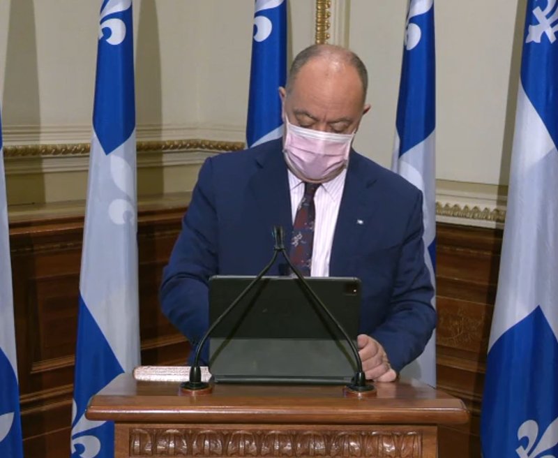christian-0dube-et-sa-couche-faciale-de-la-honte-le-20-octobre-2021.JPG