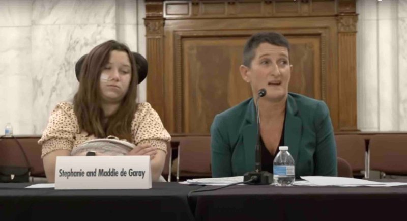 stephanie-la-mere-et-sa-fille-maddie-gray-victime-du-vaccin-covid-19.jpg