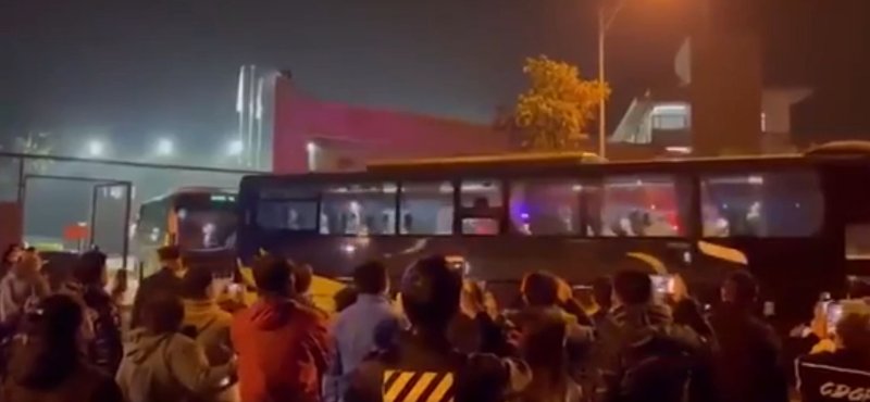 beaucoup-d-enfants-de-beijing-emmenes-a-minuit-dans-un-camp-de-quarantaine-covid-sans-leurs-parents.JPG