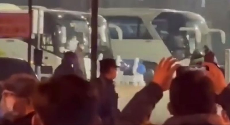 la-chine-communiste-qui-envoie-des-enfants-dans-des-camps-de-quarantaine-covid-sans-leurs-parents.JPG