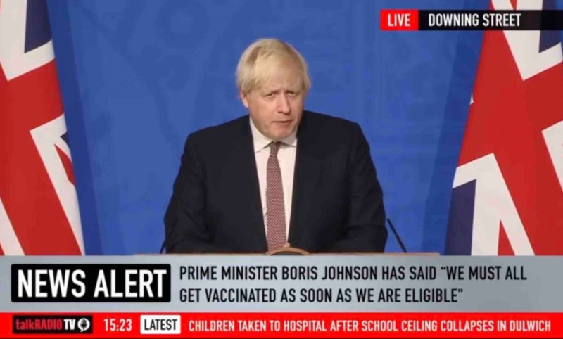 boris-johnson-et-les-3-doses-de-vaccins-covid.jpg