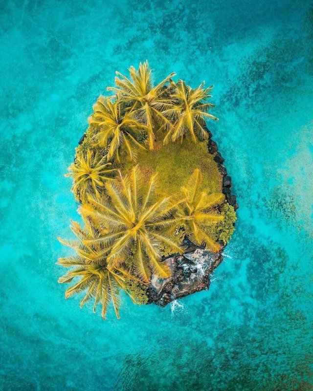 small-island-in-teal-water.jpg