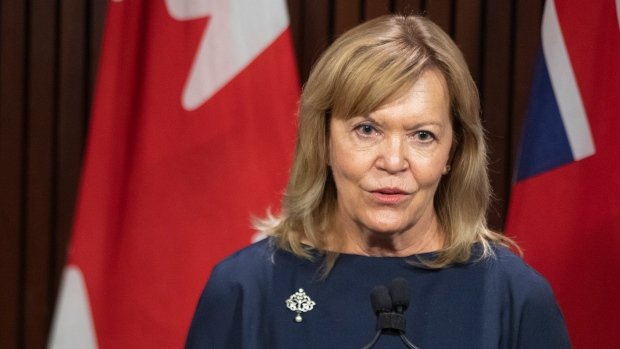 christine-elliot-ministre-de-la-sante-en-ontario-3-decembre-2021-lors-d-une-allocution.jpg