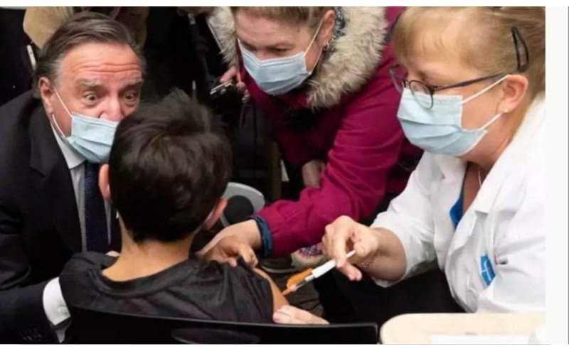 photo-de-francois-legault-qui-a-l-air-surexcite.jpg