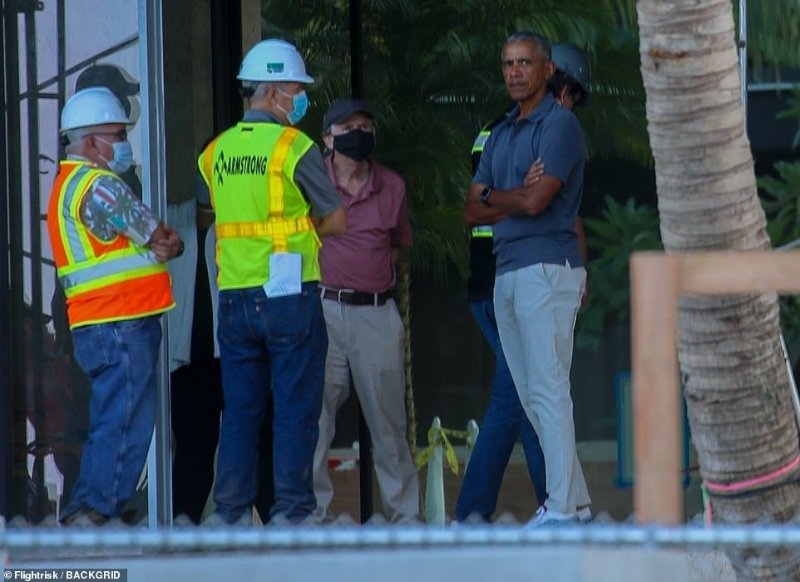 barack-obama-se-balance-de-devoir-porter-un-masque.jpg