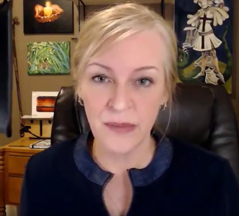 amazing-polly-pendant-son-video.jpg
