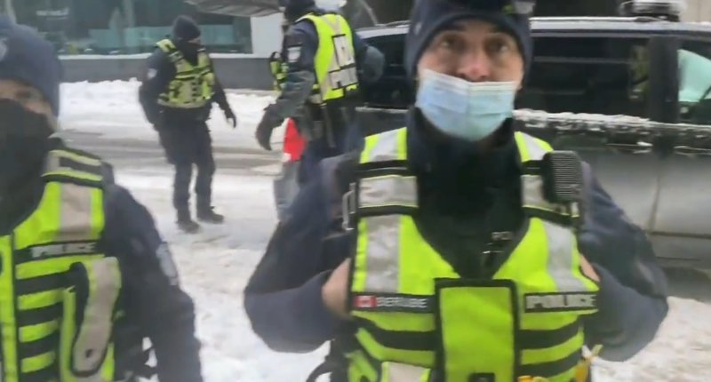 des-policiers-fascites-a-ottawa.jpg