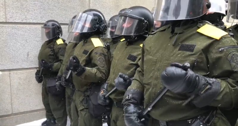 policiers-de-la-sq-a-ottawa-sans-leur-identification-6.jpg