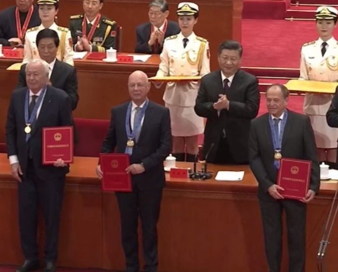 klaus0-schwab-et-xi-jinping.jpeg