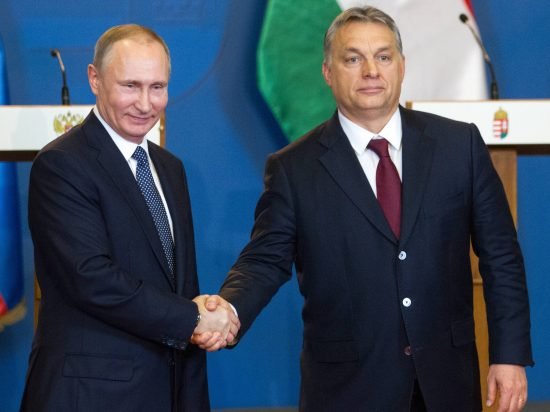 vladimir-poutine-et-viktor-orban-de-hongrie.jpg