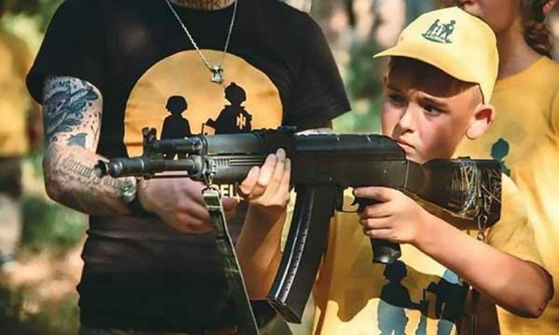 enfants-terroristes-avec-le-bataillon-azov.jpg