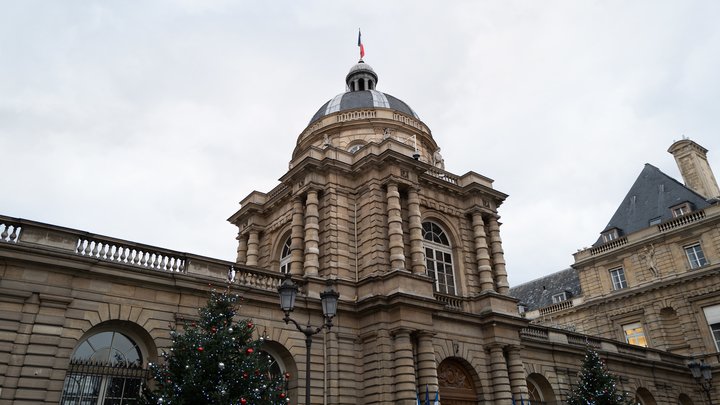 senat_vu_de_la_rue_de_vaugirard.jpg