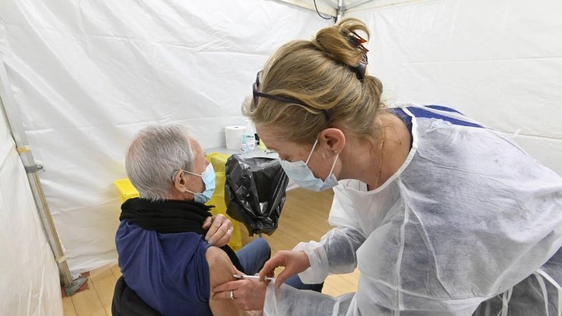 vaccination-covid-annuelle-selon-albert-bourla.jpg