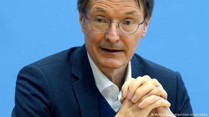 le-ministre-allemand-de-la-sante-karl-lauterbach-qui-veut-replonger-les-allemands-dans-l-oppression-covid.jpg