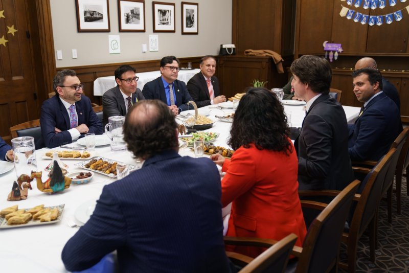 repas-d-iftar-musulman-avec-justin-trudeau.jpg
