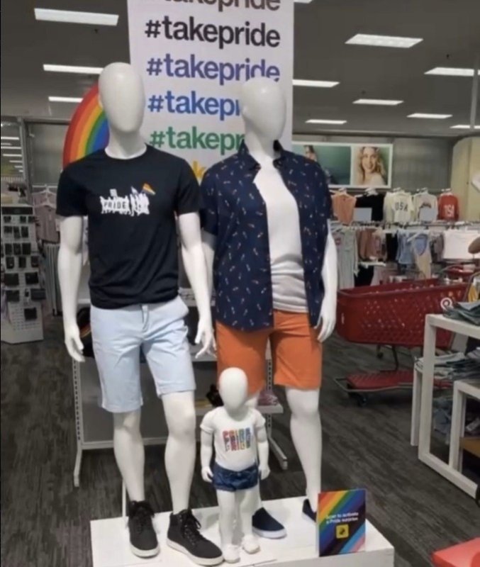 normalisation-des-parents-homosexuels-avec-un-petit-enfant.jpeg