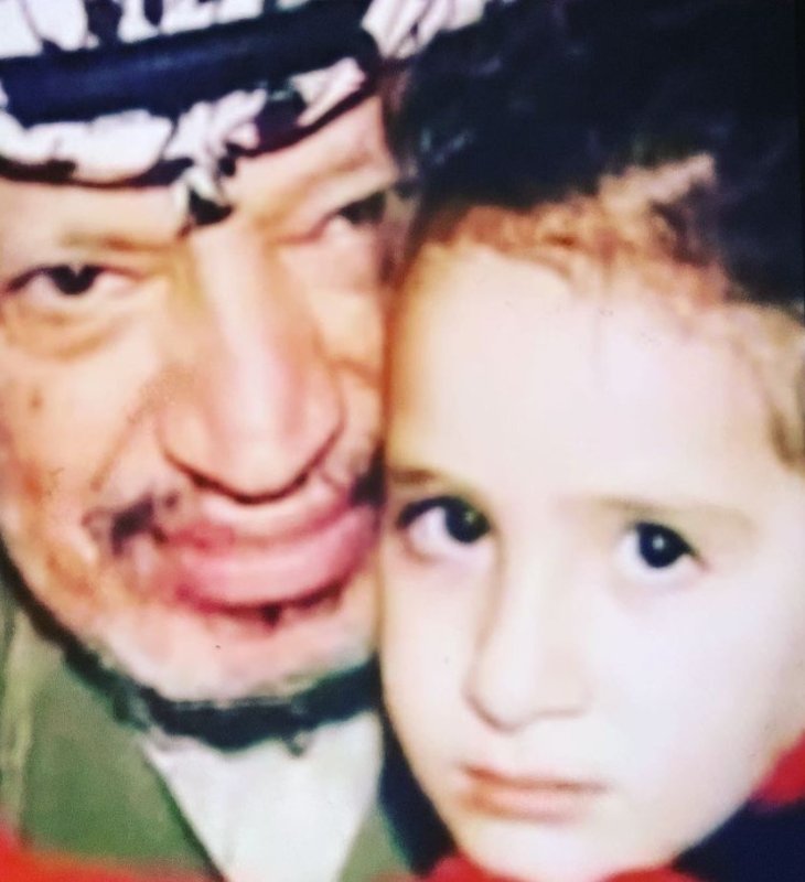 yasser-arafat-et-sa-fille-zahwa-arafat.jpg