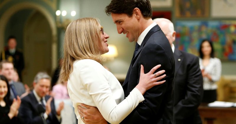 trudeau-proche-de-joly.jpg