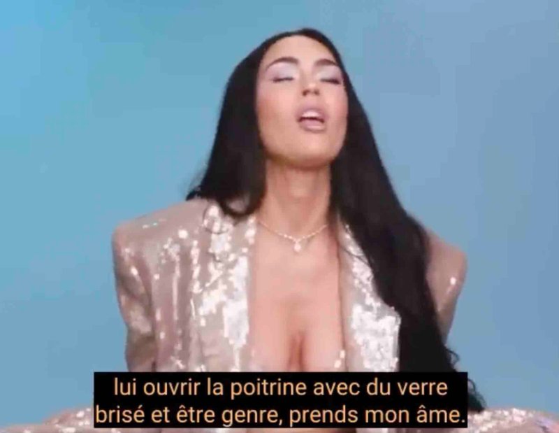 megan-fox-qui-parle-de-boire-du-sang-de-maniere-rituelle.jpg