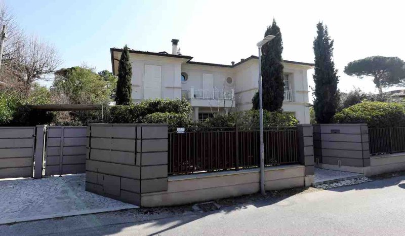 la-villa-de-4-m-de-zelensky-en-toscane.jpg