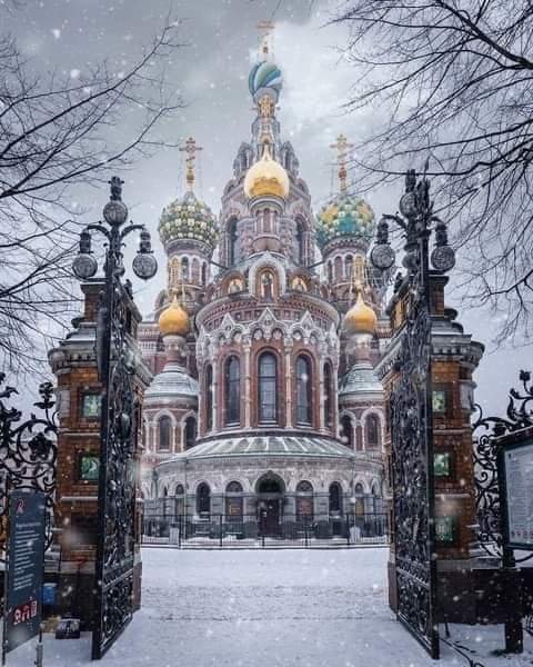 eglise-du-sauveur-sur-le-sang-verse-st-petersbourg.jpg